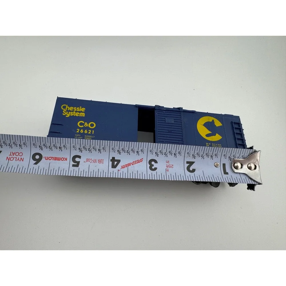 Life-Like HO‎ Scale Chessie System C&O 26621 Blue Boxcar Model Train Car